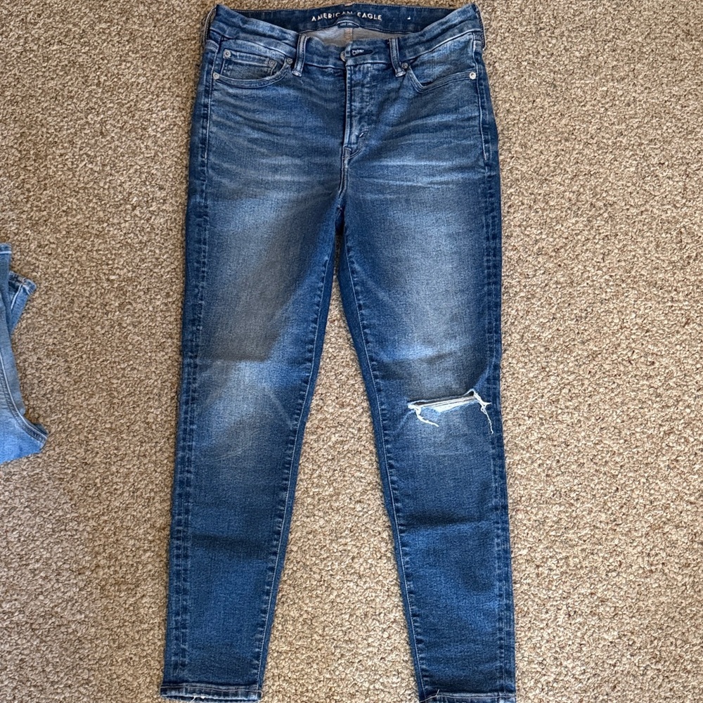 American Eagle Outfitters Women's Distressed Dark Blue Skinny Jeans